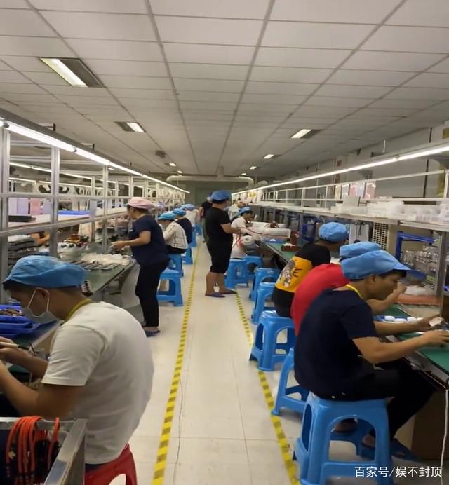 電子廠的上班模式就是這樣,不管是做什么產(chǎn)品,這些工位都不會(huì)少